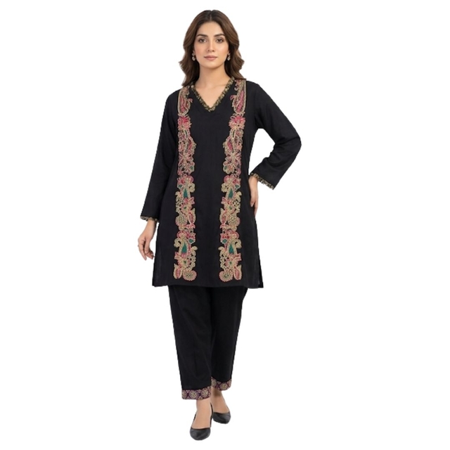 Black Kurta Featuring Kashmiri-Style Floral Thread Embroidery Along the Front Neckline