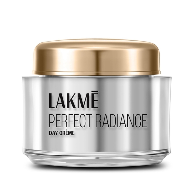Lakme Absolute Perfect Radiance Brightening Day Cream 50 g, SPF 30, Daily Illuminating Face Moisturizer for Glowing Skin - With Glycerin & Niacinamide