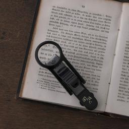 Kai Loupe Nail Clipper with Loupe Lens (Stainless Steel)