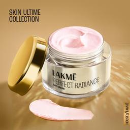 Lakme Absolute Perfect Radiance Brightening Day Cream 50 g, SPF 30, Daily Illuminating Face Moisturizer for Glowing Skin - With Glycerin & Niacinamide